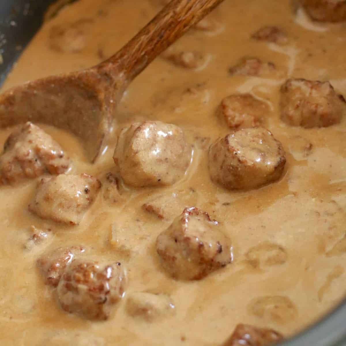 Egg Noodles: Slow Cooker Swedish Meatballs | Recipe Cloud App