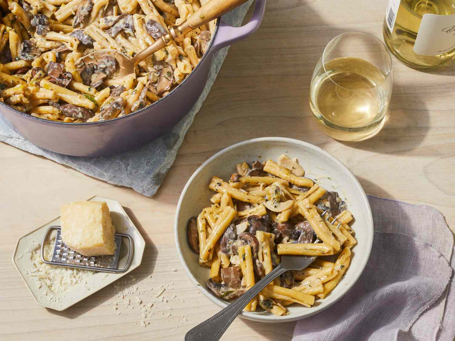 One-Pot White Wine Pasta With Mushrooms And Leeks | Recipe Cloud App