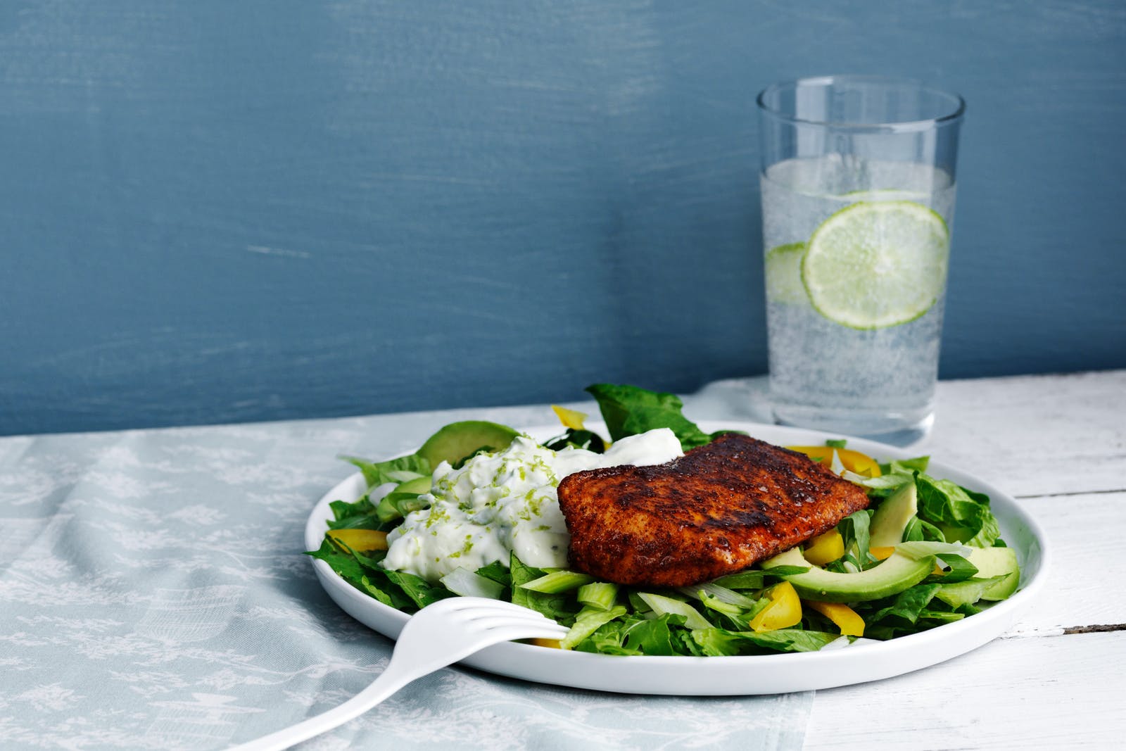 Keto Salmon Tandoori With Cucumber Sauce - Diet Doctor | Recipe Cloud App