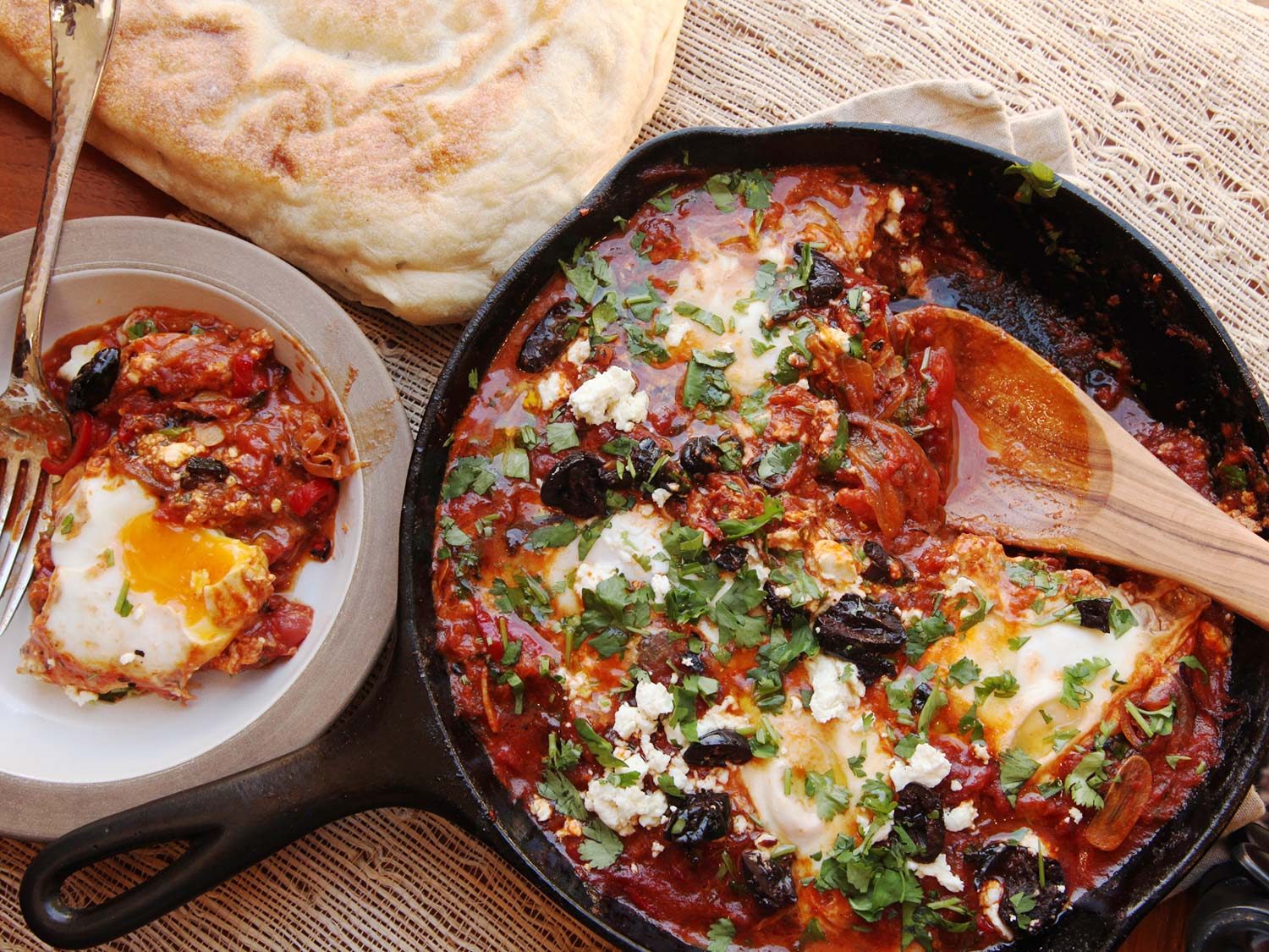 Shakshuka (North African-Style Poached Eggs In Spicy Tomato Sauce) Recipe | Recipe Cloud App