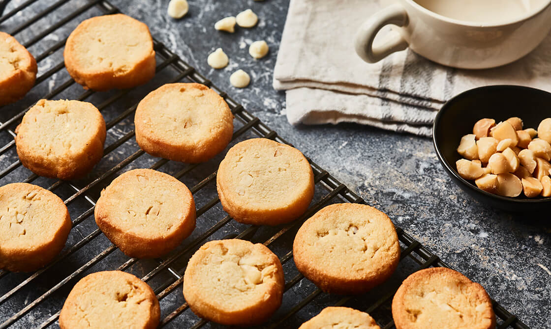 Keto Macadamia & Chocolate Shortbread Cookies | Recipe Cloud App