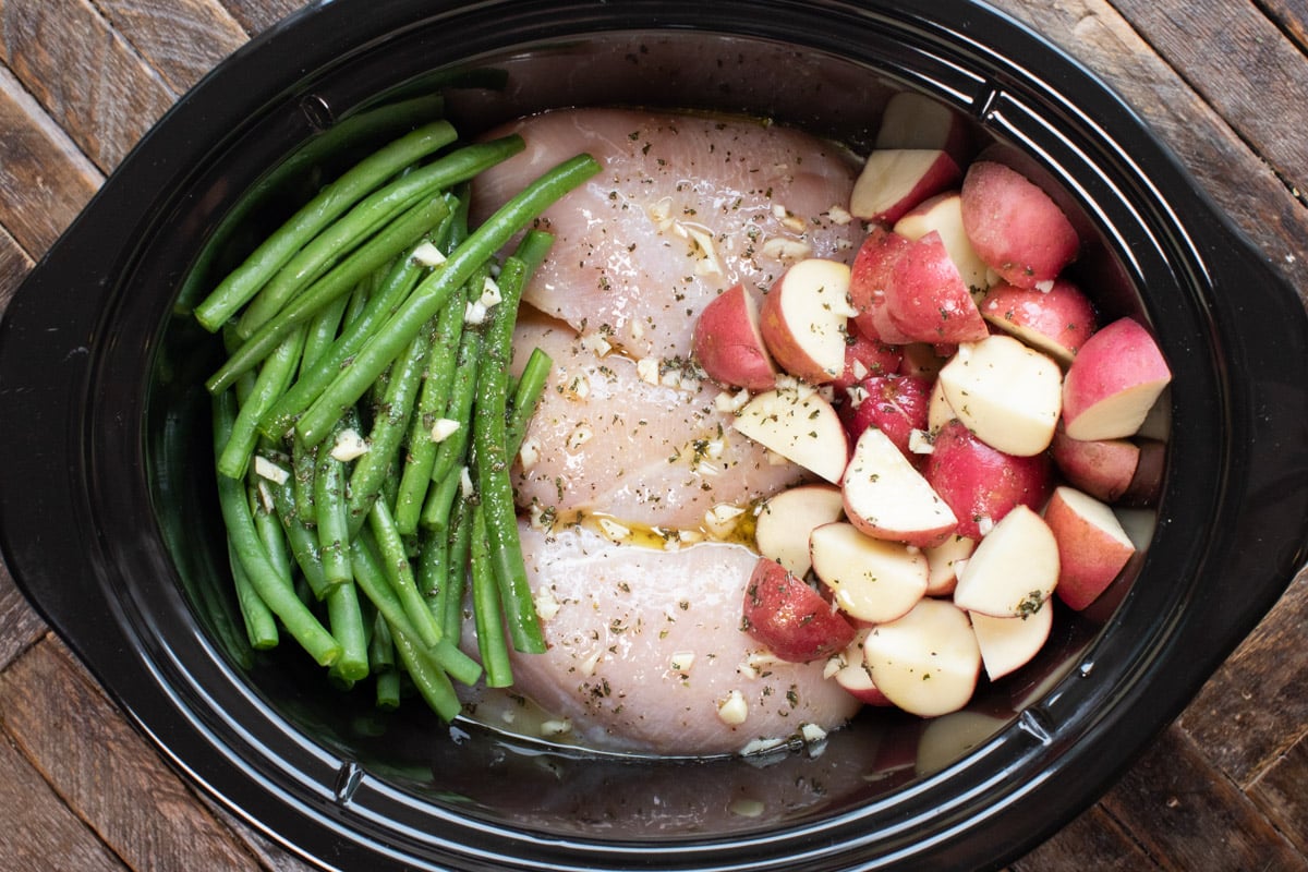 Slow Cooker Seasoned Chicken, Green Beans And Potatoes | Recipe Cloud App