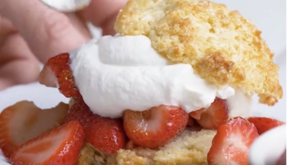 Grandma’s Old-Fashioned Strawberry Shortcake | Recipe Cloud App