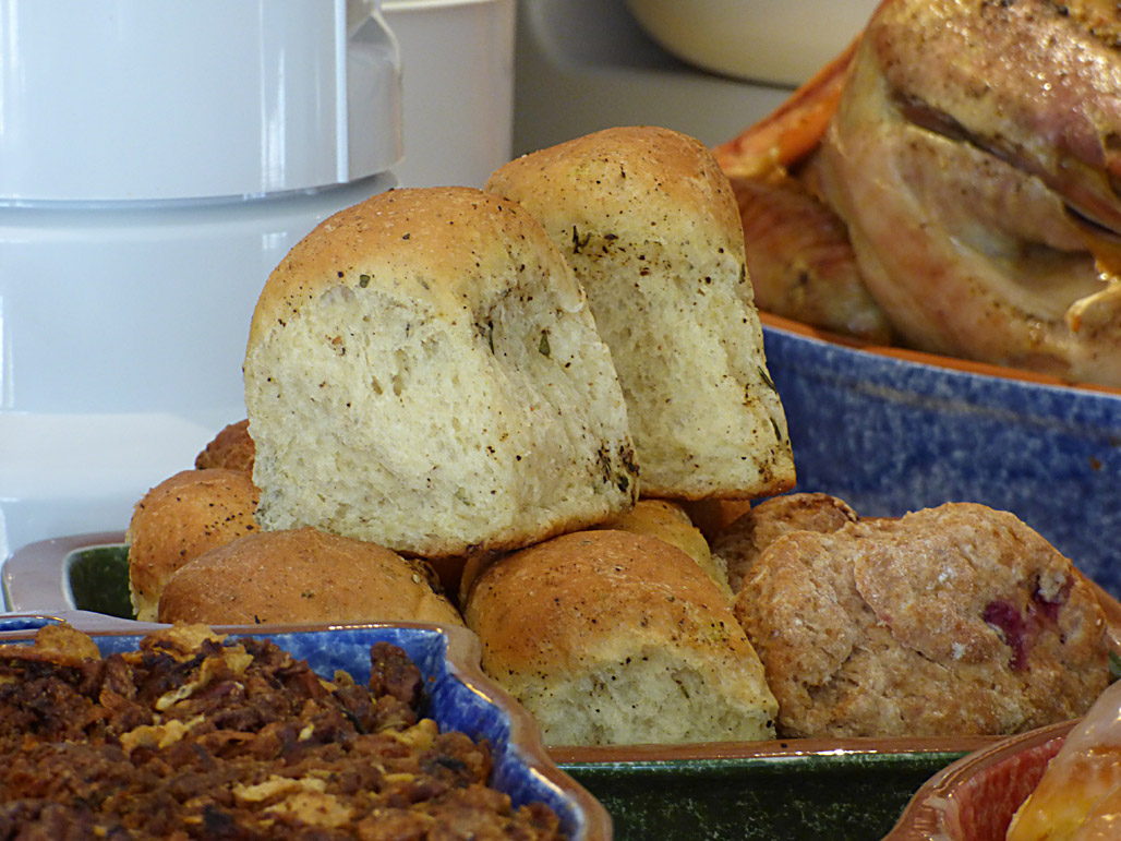 Rosemary Black Pepper Pull-Apart Butter Rolls | Recipe Cloud App