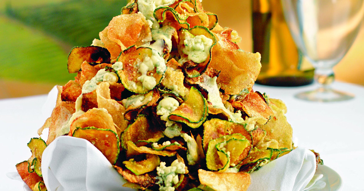 Potato And Zucchini Chips With Gorgonzola Cheese For An Addicting Snack | Recipe Cloud App