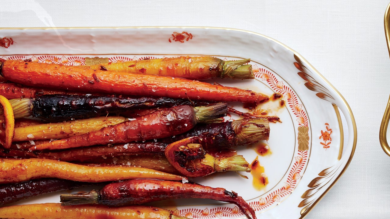 Harissa-And-Maple-Roasted Carrots | Recipe Cloud App