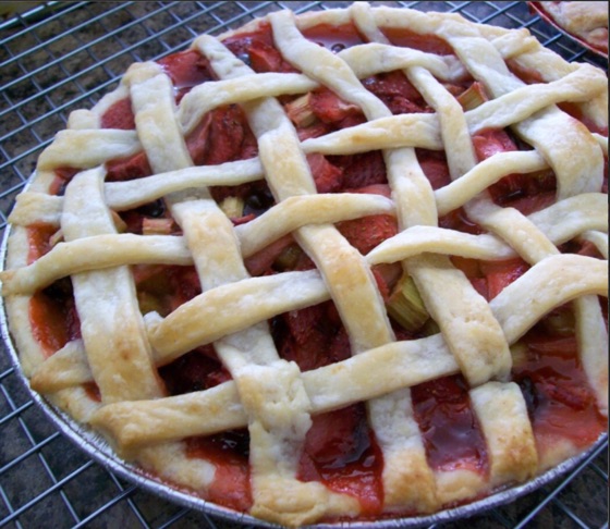 Strawberry - Banana Rhubarb Pie Recipe | Recipe Cloud App