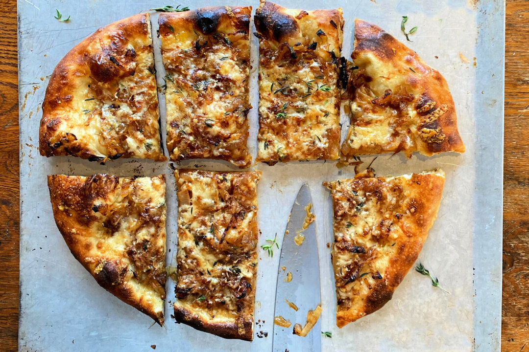 Caramelized Onion & Gruyere Pizza | Recipe Cloud App