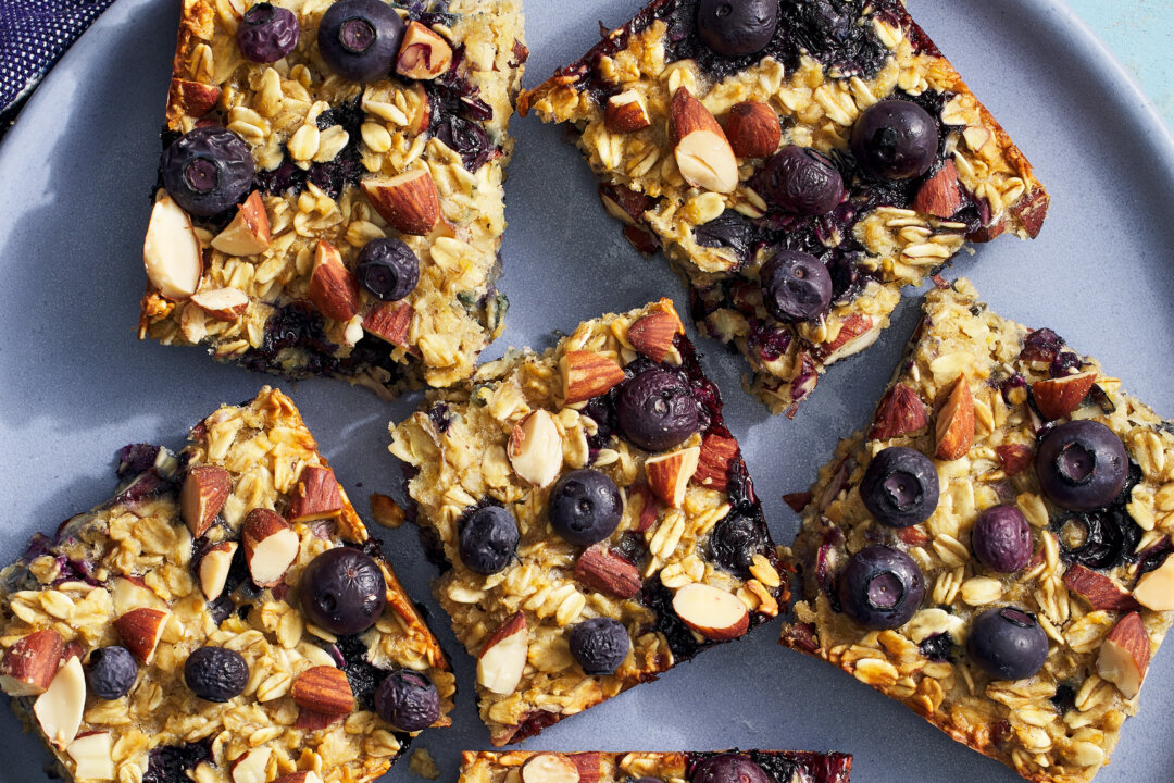 Blueberry Lemon Breakfast Bars | Recipe Cloud App