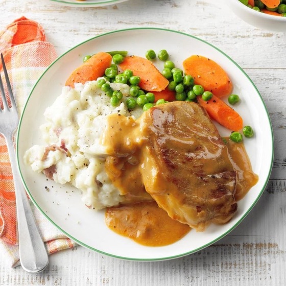 Slow-Cooker Saucy Pork Chops | Recipe Cloud App