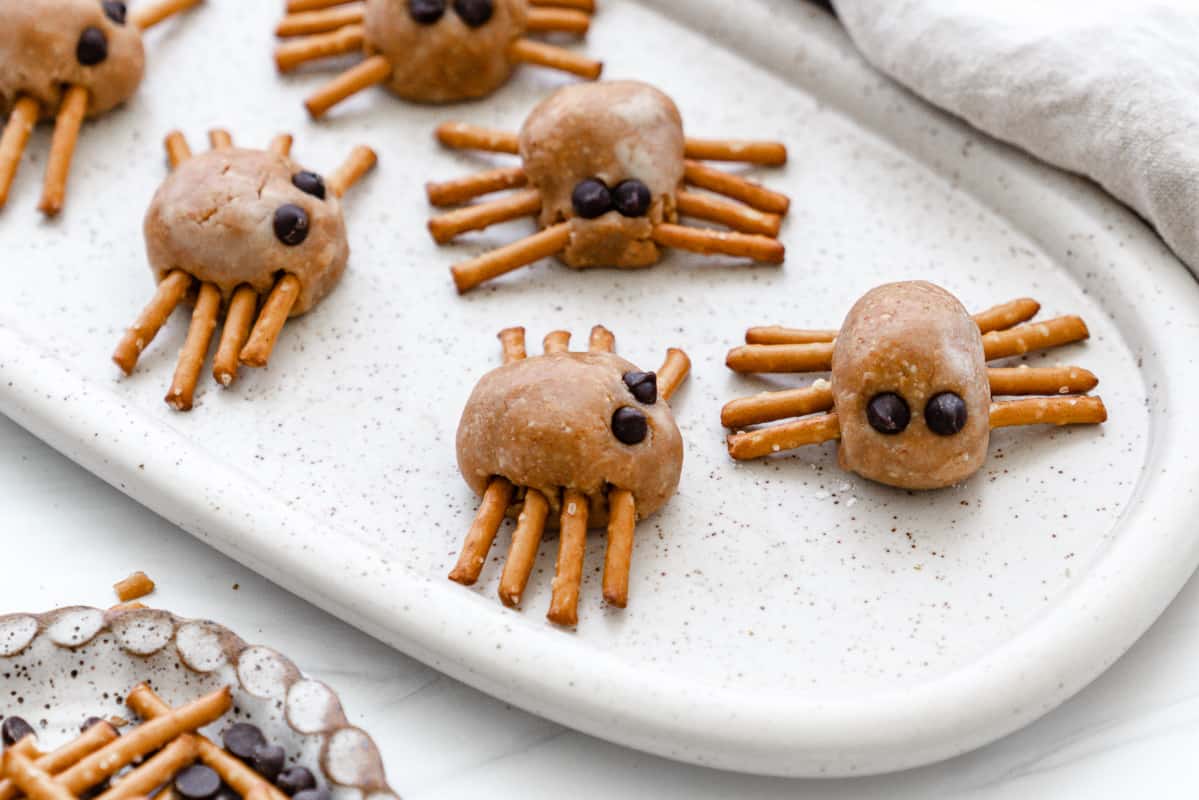 Halloween Peanut Butter Spiders | Recipe Cloud App