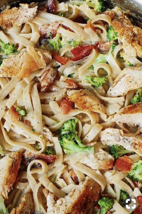 Creamy Broccoli, Chicken and Bacon Pasta | Recipe Cloud App