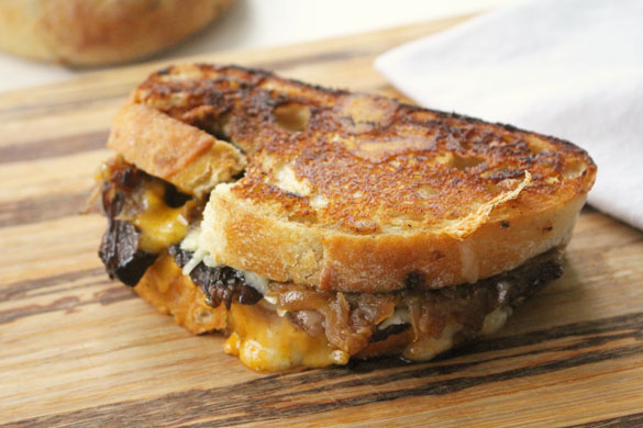 Sandwich: Short Rib Braised Grilled Cheese With Caramelized Onions | Recipe Cloud App