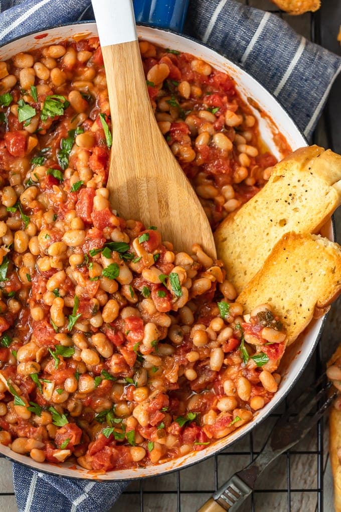 White Beans With Tomatoes And Garlic - Cannellini Beans {Video!!!} | Recipe Cloud App