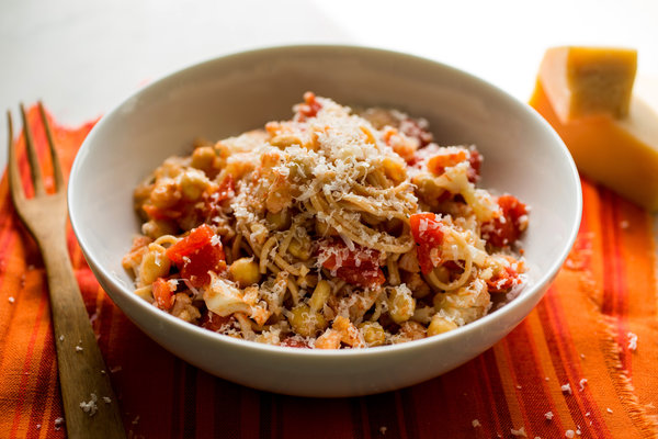 Spaghetti With Cauliflower, Almonds, Tomatoes And Chickpeas Recipe | Recipe Cloud App