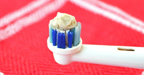 Homemade Toothpaste (That Tastes Just Like Earthpaste!) | Recipe Cloud App